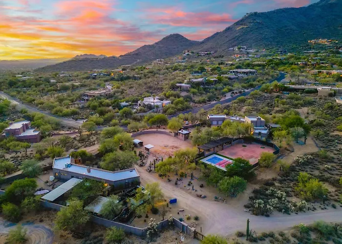 Desert Estate With Pool Casita Pickleball & Views *