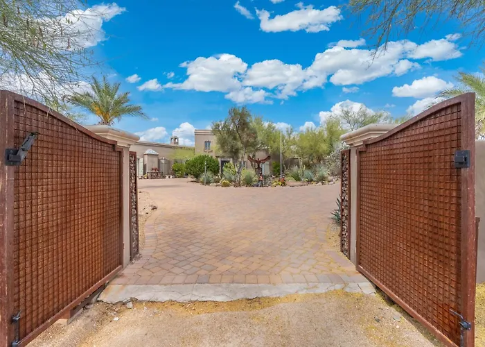 Desert Estate With Pool Casita Pickleball & Views *