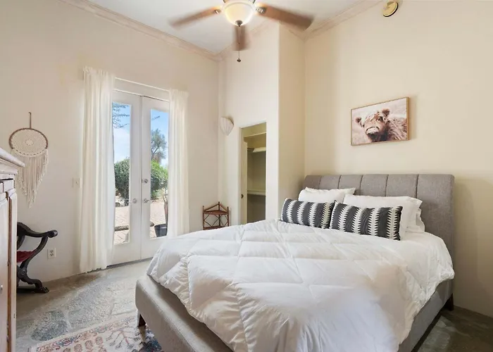 Dom wakacyjny Desert Estate With Pool Casita Pickleball & Views *